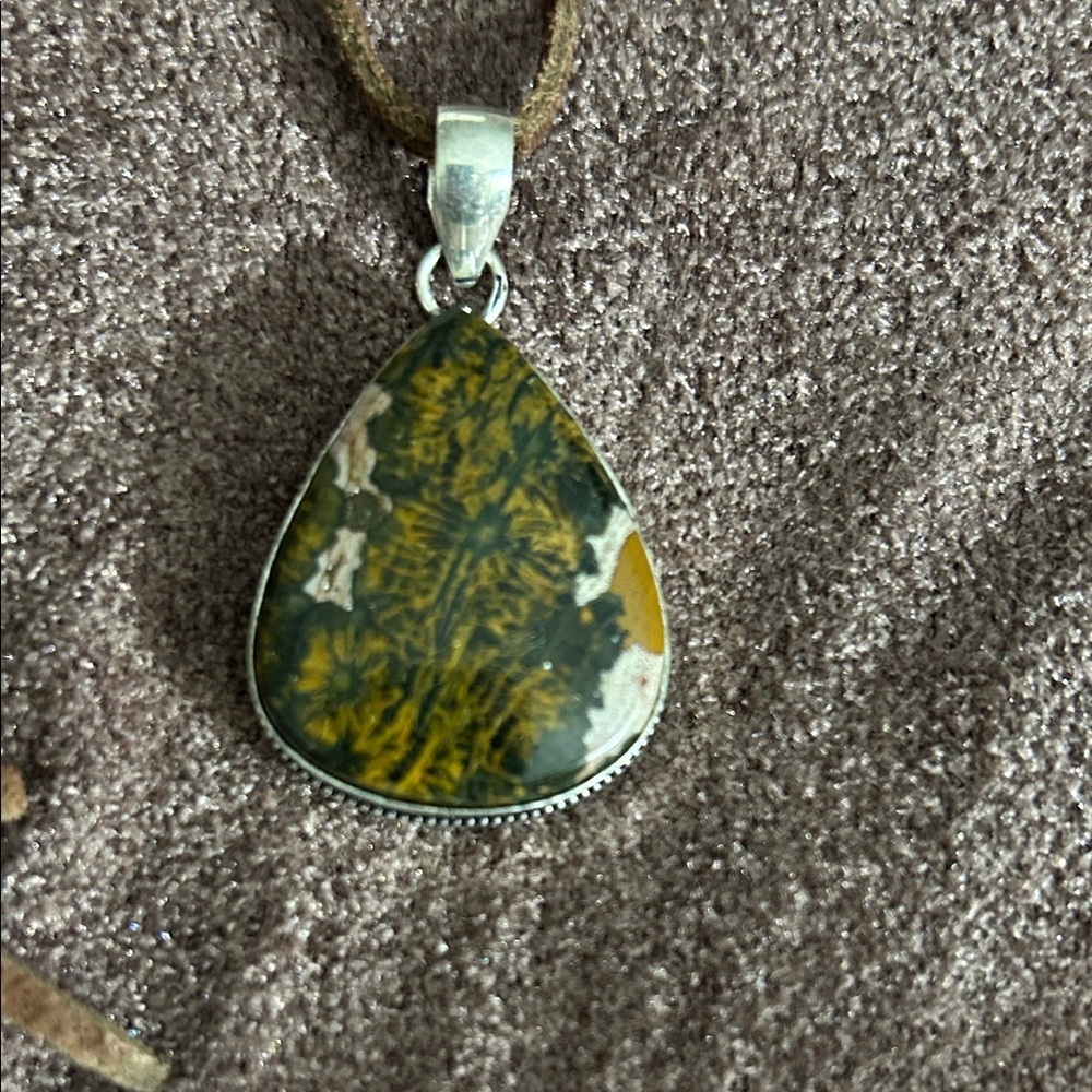 Leopard Jasper Silver Toned Pendant Necklace - Picture 2 of 3